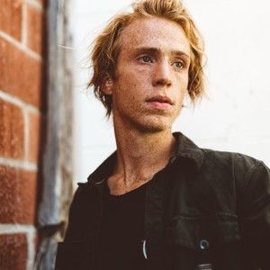 Meet your Posher, Dena